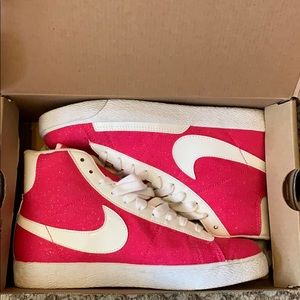 Nike Blazer (Mid) Sneakers